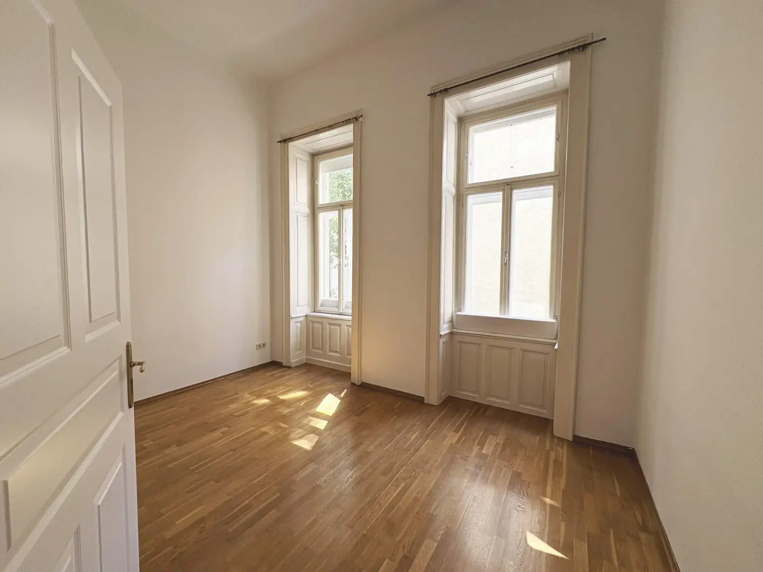 Großzügiges 3-Zimmer Altbaujuwel -
Nähe Altes AKH