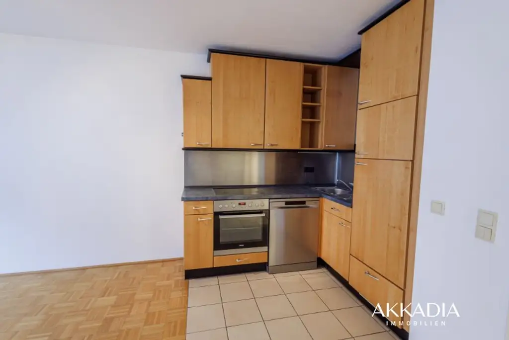 Ruhige 2-Zimmer-Wohnung mit Gartenblick und Garagenplatz