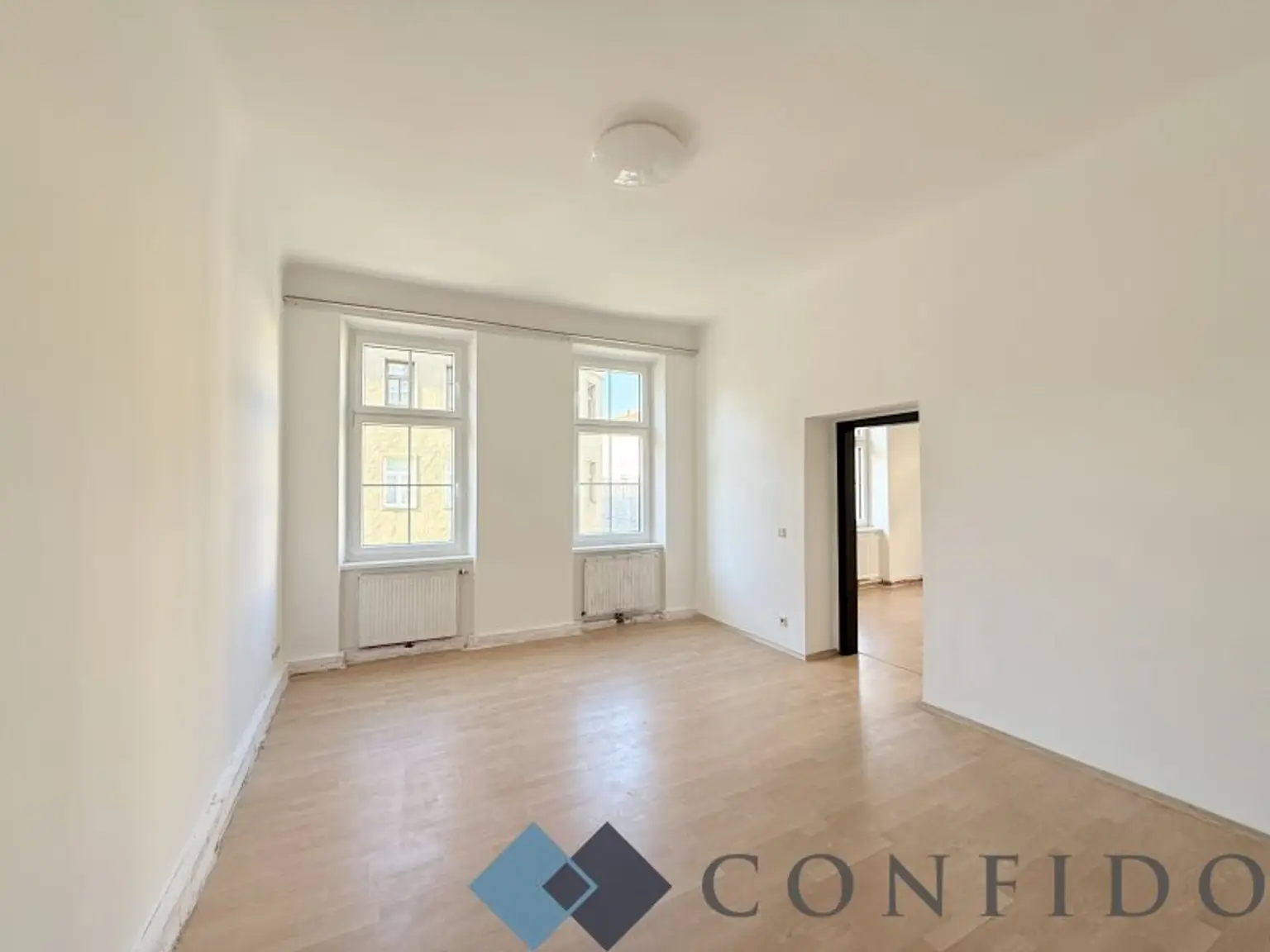 2 Zimmer Altbauwohnung mit Gestaltungspotenzial in begehrter Lage