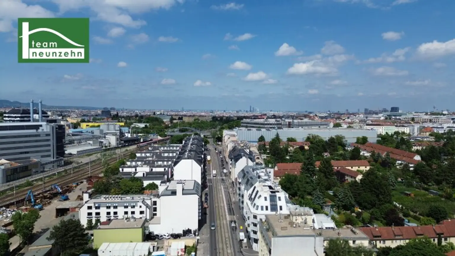 Panoramablick-Wohnung mit Dachterrasse nahe U6 Meidling zwischen Schönbrunn und Wienerberg - Frisch renoviert!