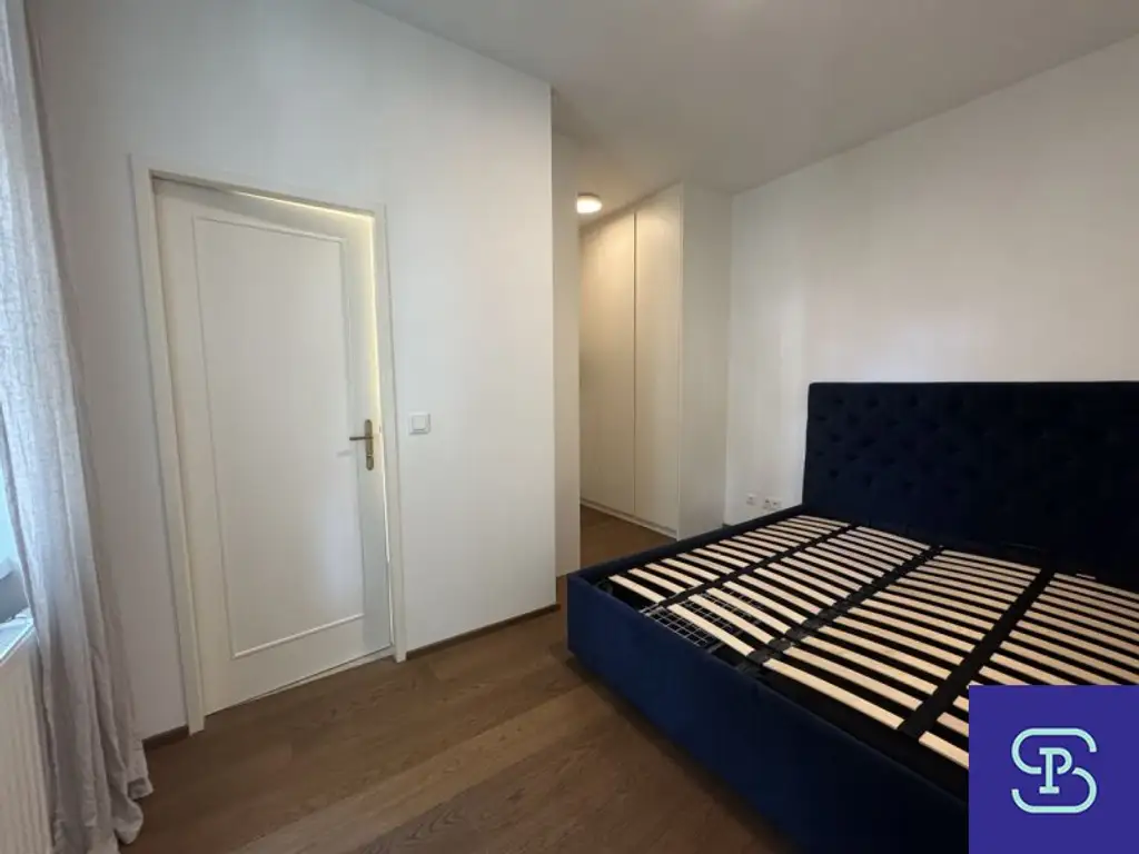 Provisionsfrei: Exklusiver 47m² Altbau mit Einbauküche und kl. Balkon in Toplage - 1080 Wien