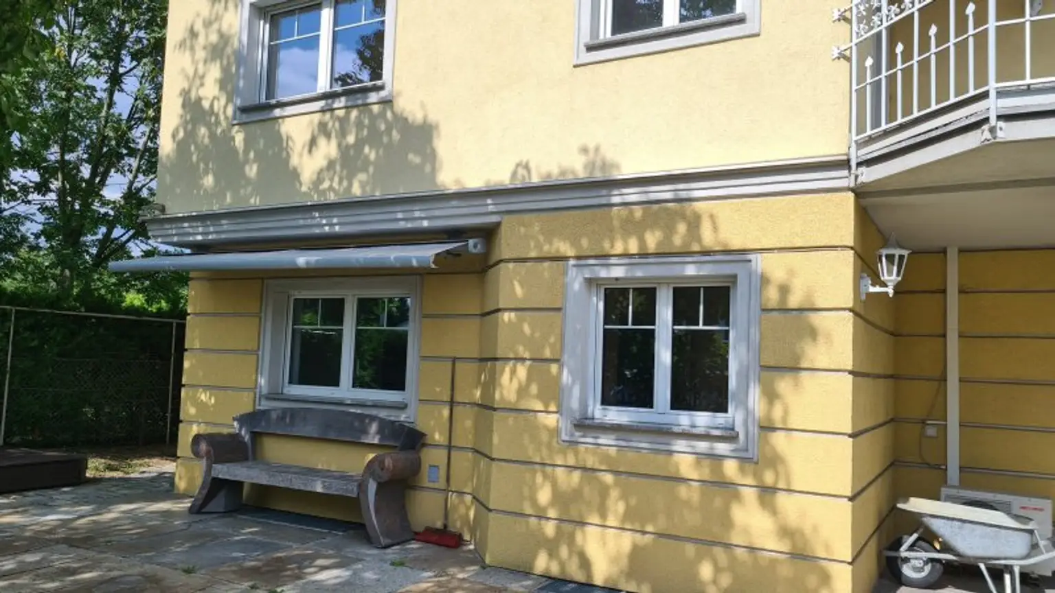 Sehr ruhige Siedlungslage - Gartenwohnung mit Garage in sehr gepflegten Haus