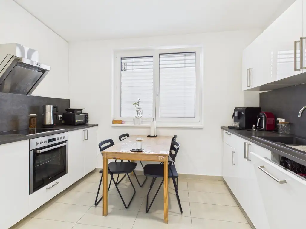 Lichtdurchflutete, luxuriöse Wohnung im Zentrum von Bruck/Leitha