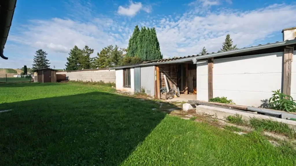 Charmantes Zuhause in Groß-Schweinbarth - viel Potential!