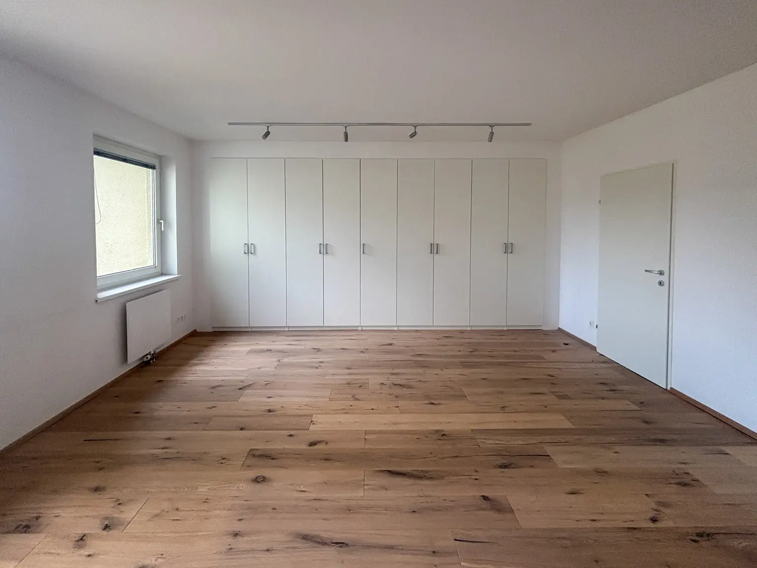 Schlafzimmer umgebaut auf  1- Zi anstatt 2- Zi