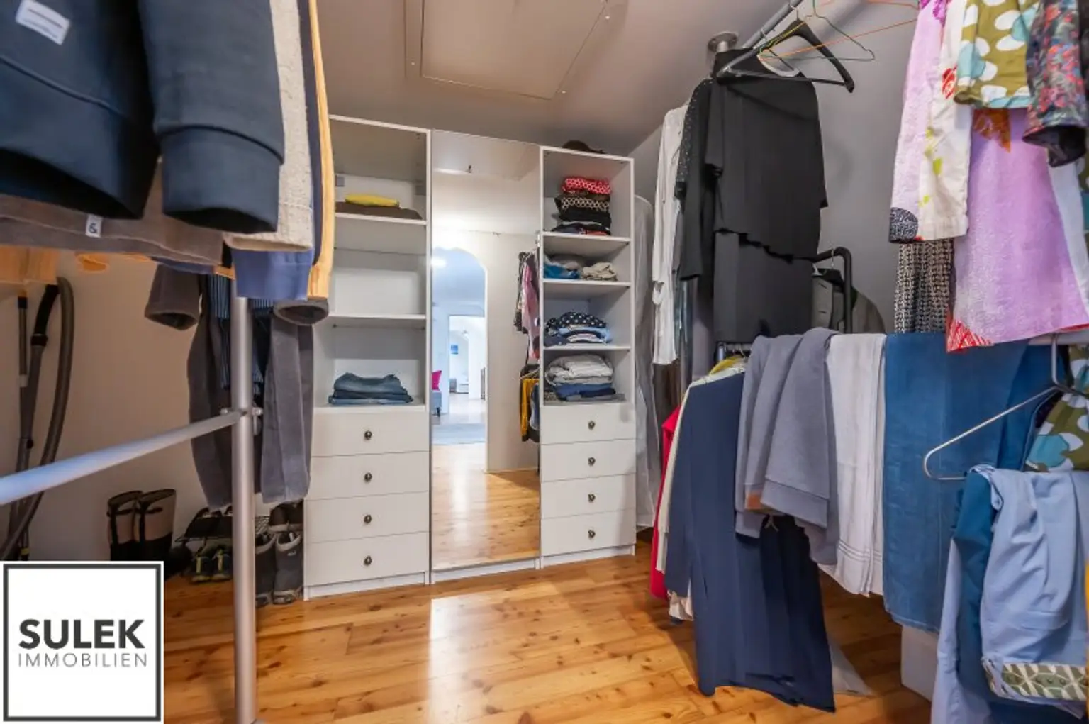 charmantes Einfamilienhaus mit dazugehöriger Einliegerwohnung in Petronell - ab 1.11.2025