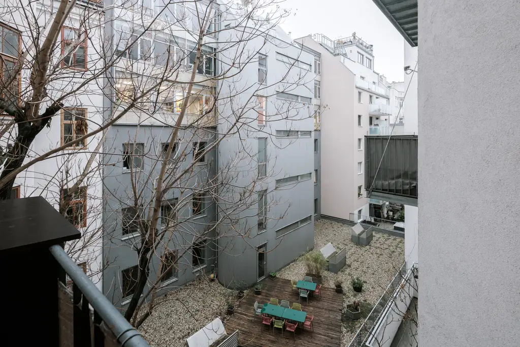 Stilvolle Altbauwohnung ca.107m² mit Balkon in Toplage 1070 Wien!