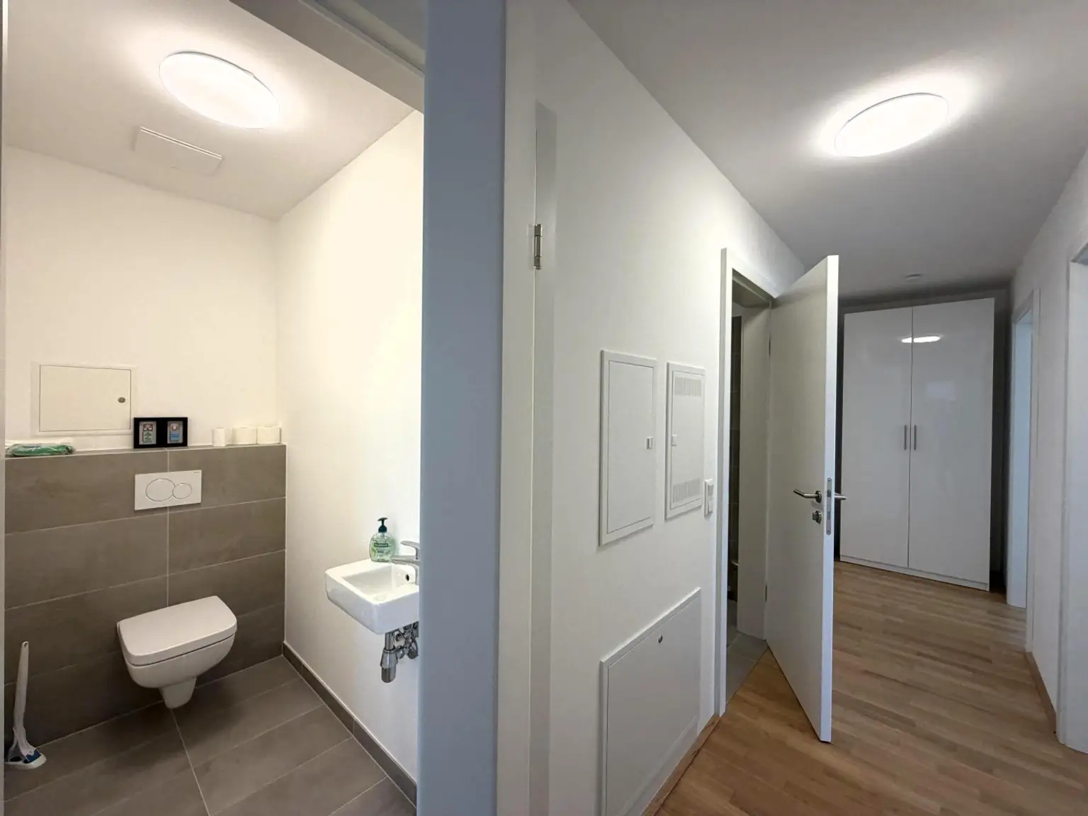 Gästetoilette 2 von 4