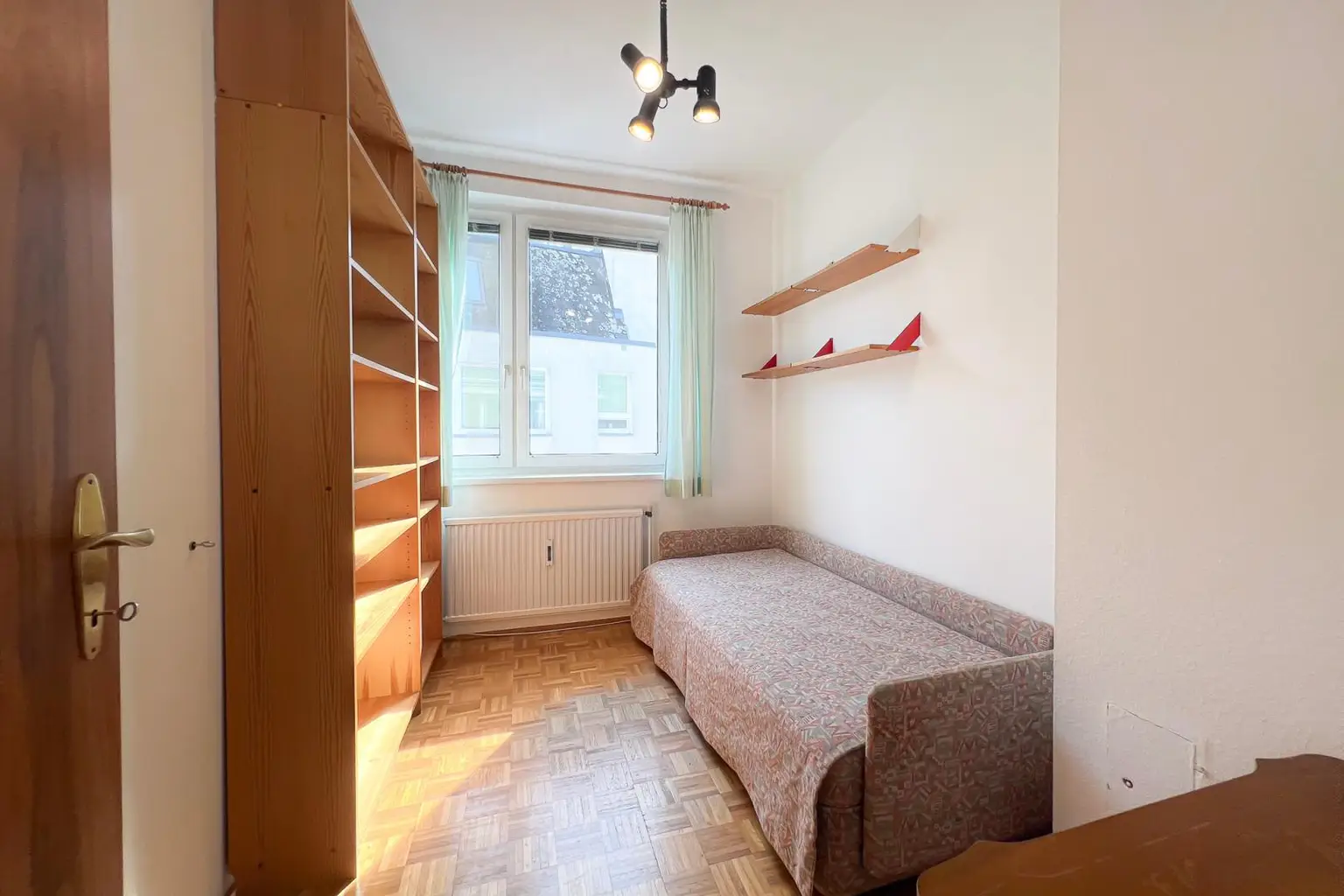 “Rare Parkside Living! Beside Vienna’s Romantic English Garden!“
