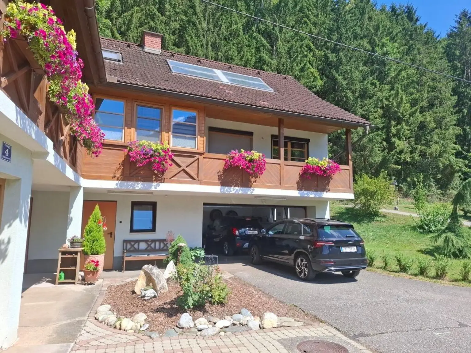 3-Familien-Wohnhaus mit Doppelgarage und Grundstück in sonniger Ruhelage in Pernegg an der Mur zu kaufen !