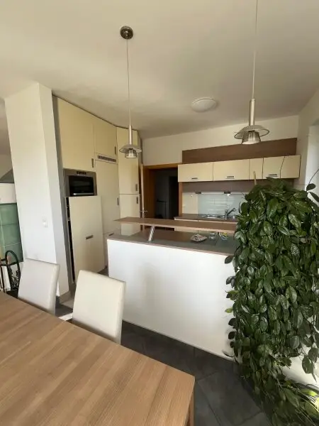 +++ Charmantes Einfamilienhaus in Fertőrákos – mit traumhaftem Garten, Seeblick und Yachthafen-Nähe +++