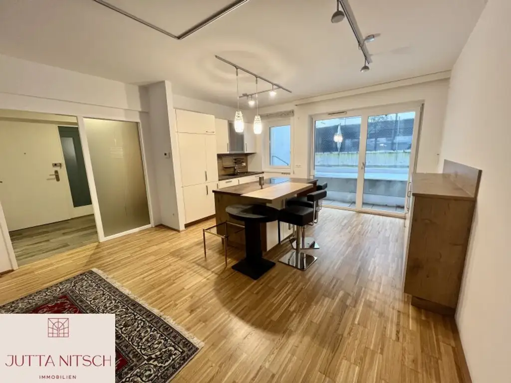 Barrierefreie Gartenwohnung mit zwei Terrassen und zwei Garagenplätzen - Gießhübl Zentrum