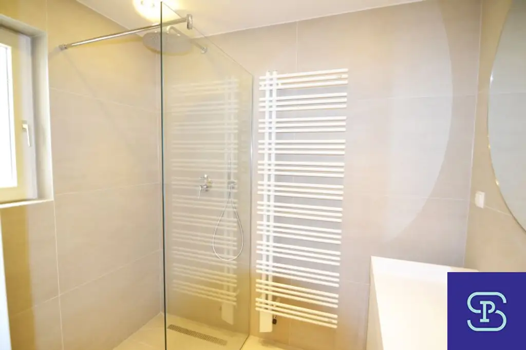 Sanierte 109m² DG-Wohnung mit Galerie Nahe Lainzer Tiergarten - 1130 Wien