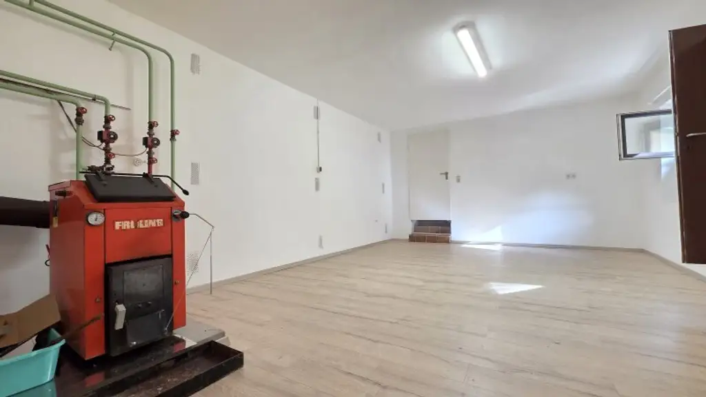 Ein/Zweifamilienhaus * teilweise renoviert * direkt am Wald gelegen * Ruhelage