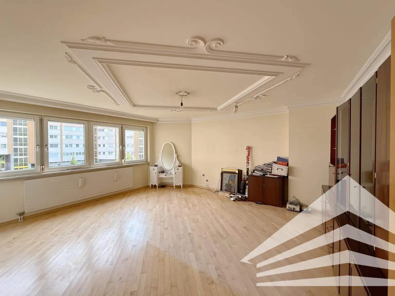 Sanierungsbedürftige 4,5 Zimmerwohnung mit 118 m² in Dornach - TG inklusive!