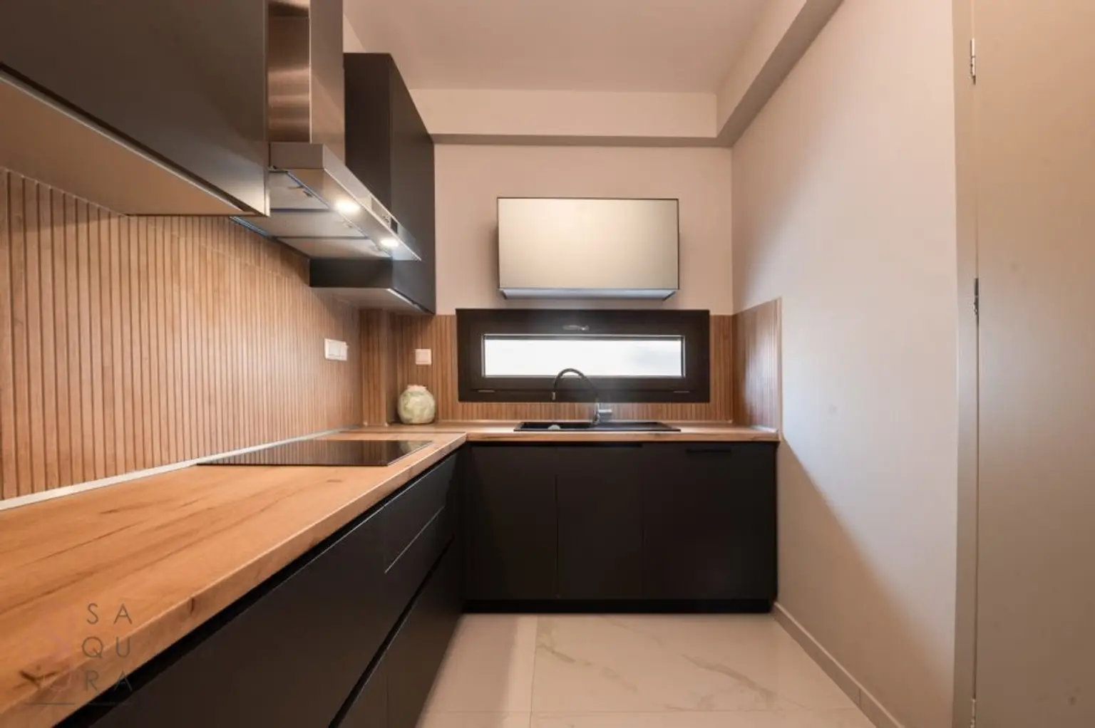 Exklusive Neubau-Maisonette in Polihrono – Drei Etagen moderner Luxus am Meer