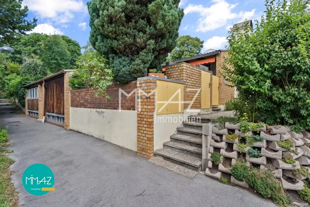 KLEINOD BEIM ROTEN BERG • Stilvoller Bungalow mit Eigengarten • 7 Zimmer • 2 Terrassen • Flexible Nutzung • Zeitloser Wohnkomfort