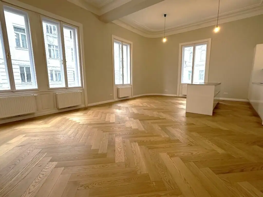 MÖLLWALDPLATZ, U1-NÄHE, 124 m2 ALTBAU, Wohnküche, 2 Zimmer, klimatisiert, 2 Bäder, Parketten, Loggia, 1. Liftstock, provisionsfrei