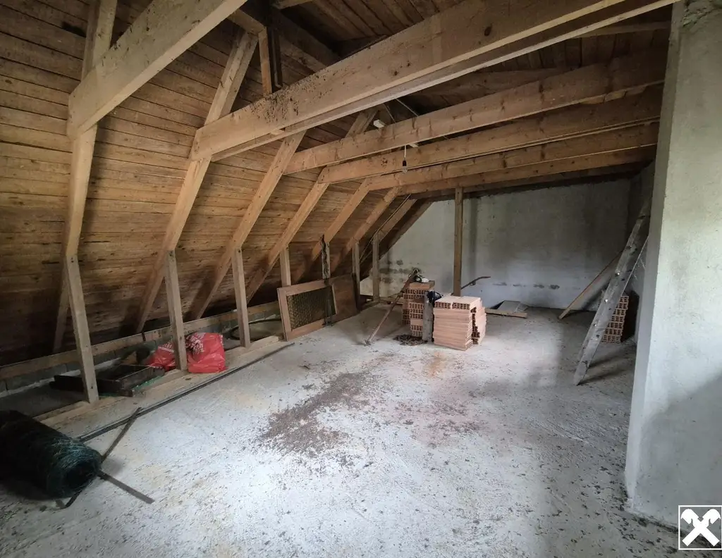 BAUGRUND - MIT 2 PRESSHÄUSERN - AUSBAUFÄHIG