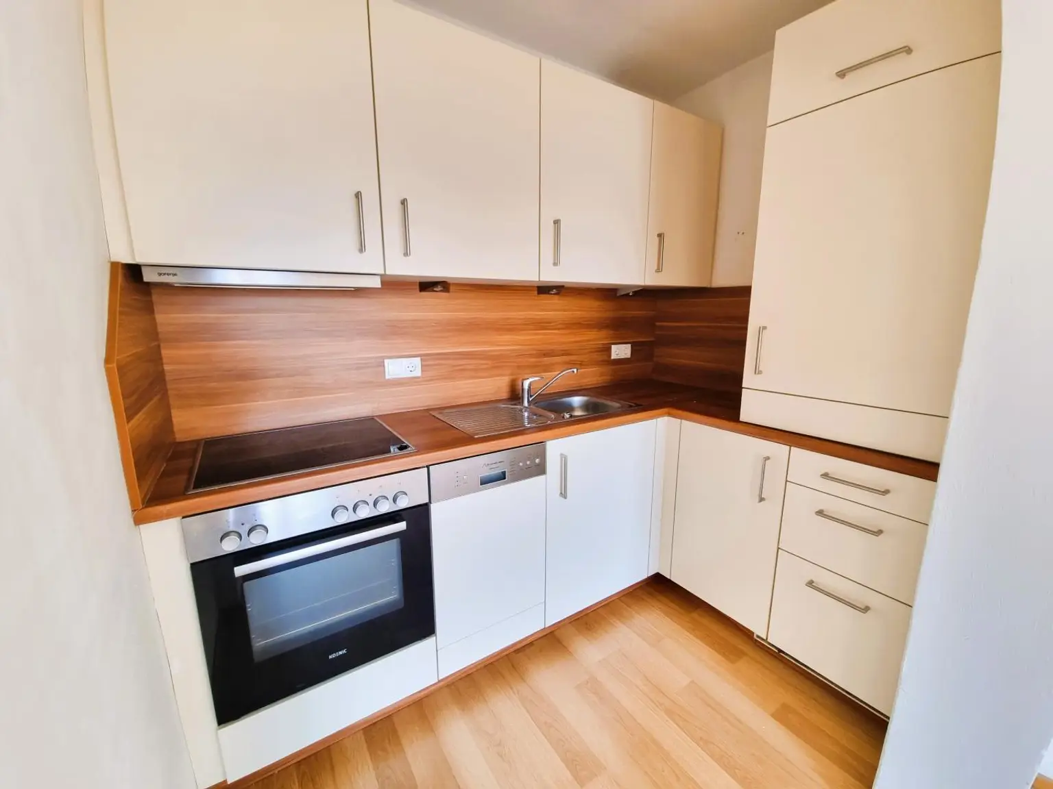 Top Lage: Attraktive 2-Zimmer-Wohnung mit Lift und Sonnenbalkon