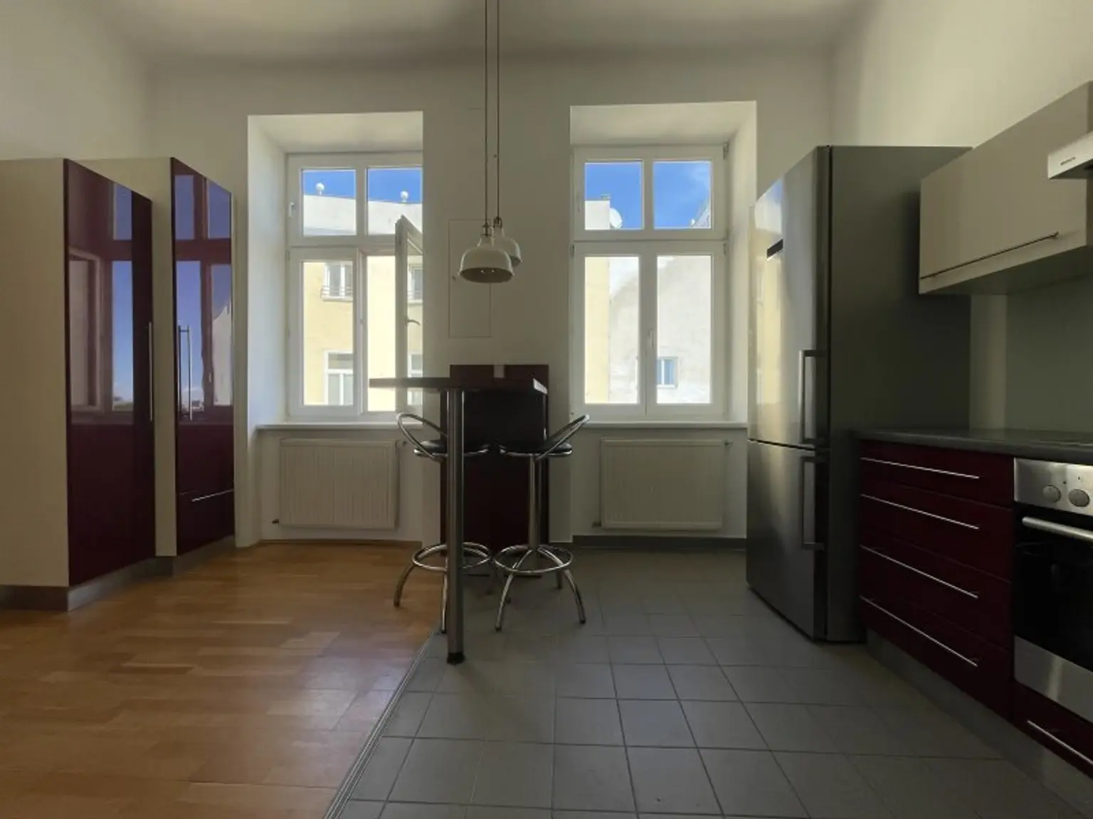 SCHÖNER Altbau + unweit Mariahilfer Straße + Höhe Hirschengasse!