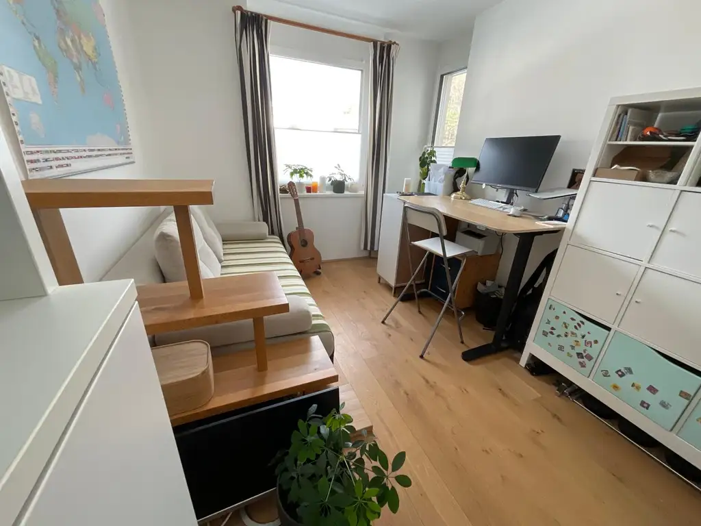 TRAUMHAFTE 4 ZIMMER WOHNUNG MIT BALKON UND GARAGENPLATZ