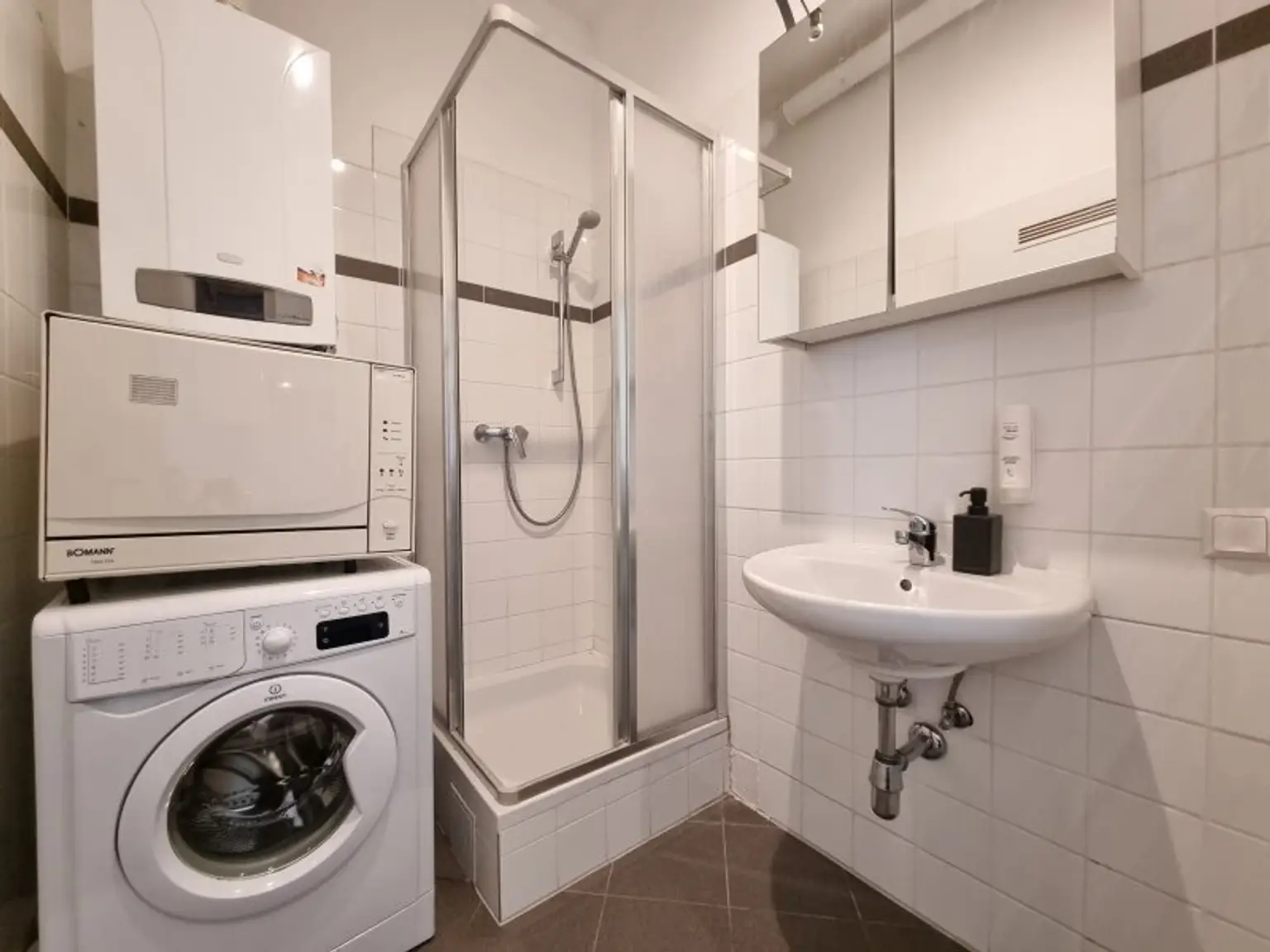 Freundliche 2 Zimmer mit Altbaucharme in ruhiger Lage - Bahnhof Hernals in der Nähe - Ab 2026 U5