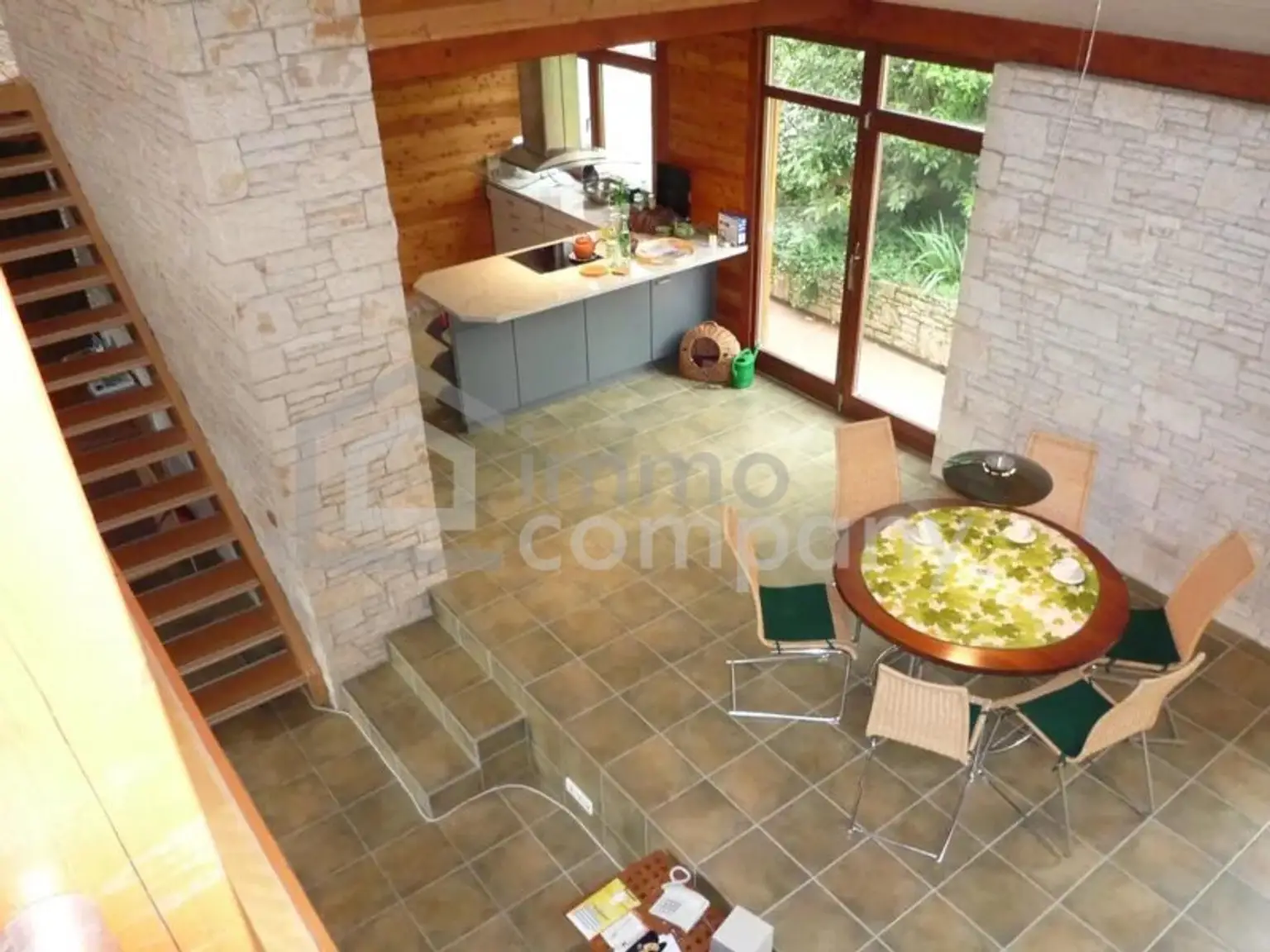 Küche mit Essbereich