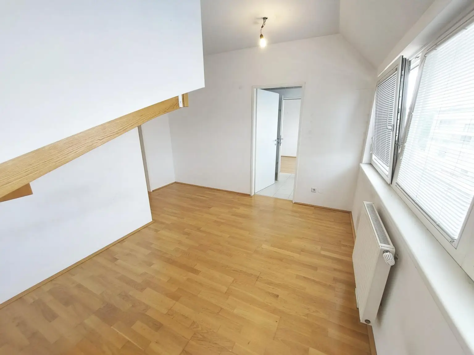 3-Zimmer-Maisonette mit Dachterrasse - direkt beim Enkplatz