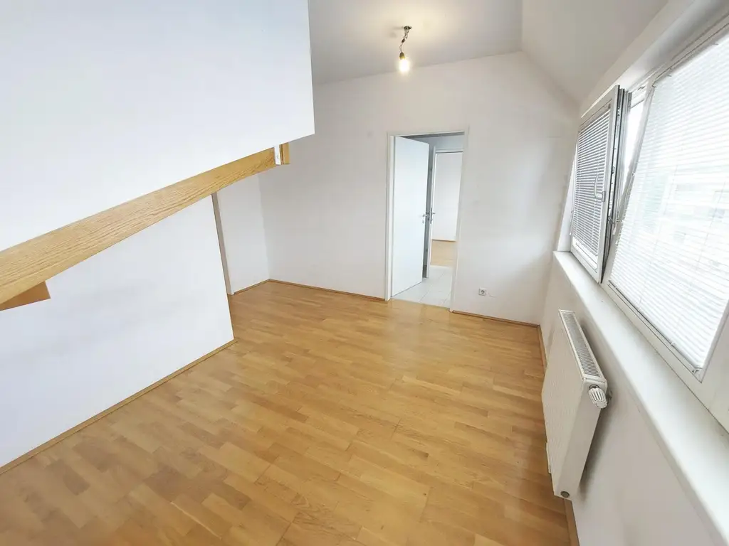3-Zimmer-Maisonette mit Dachterrasse - direkt beim Enkplatz