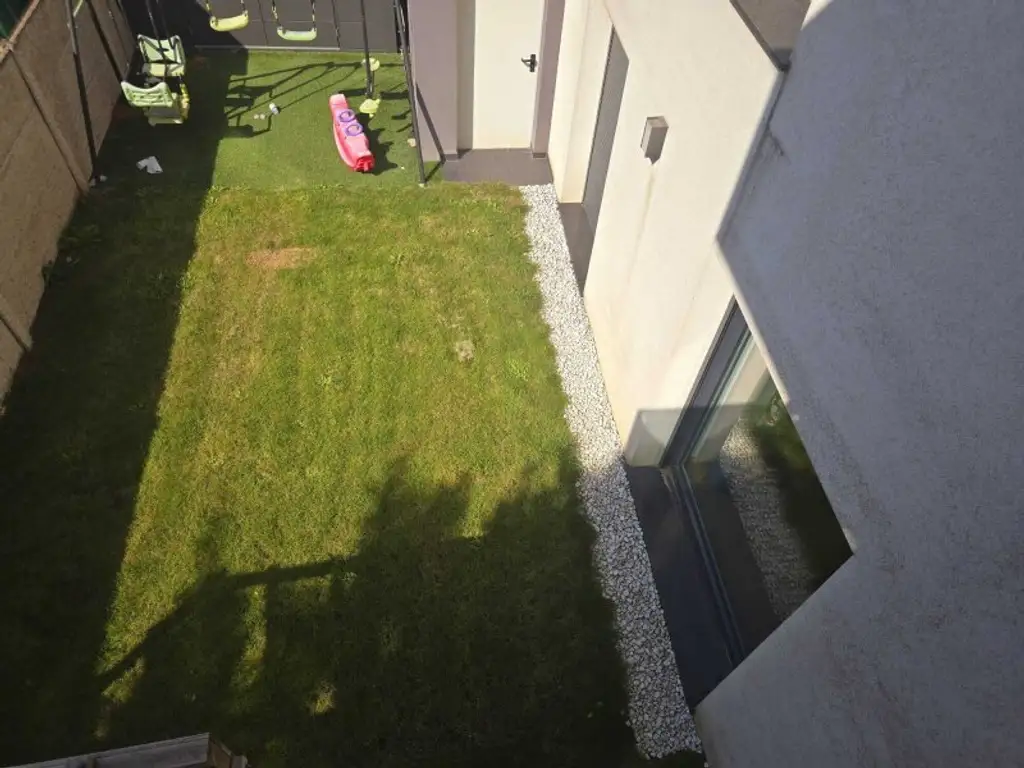 Traumhaft LUXURIÖS AUSGESSTATTETES SMART EFH in Leopoldsdorf: Wfl. 196m², 6 Zimmer, Balkon & Terrasse! + PHOTOVOLTAIK ANLAGE mit STROMSPEICHER + beheizter POOL  + GARAGE + GRILLPLATZ +