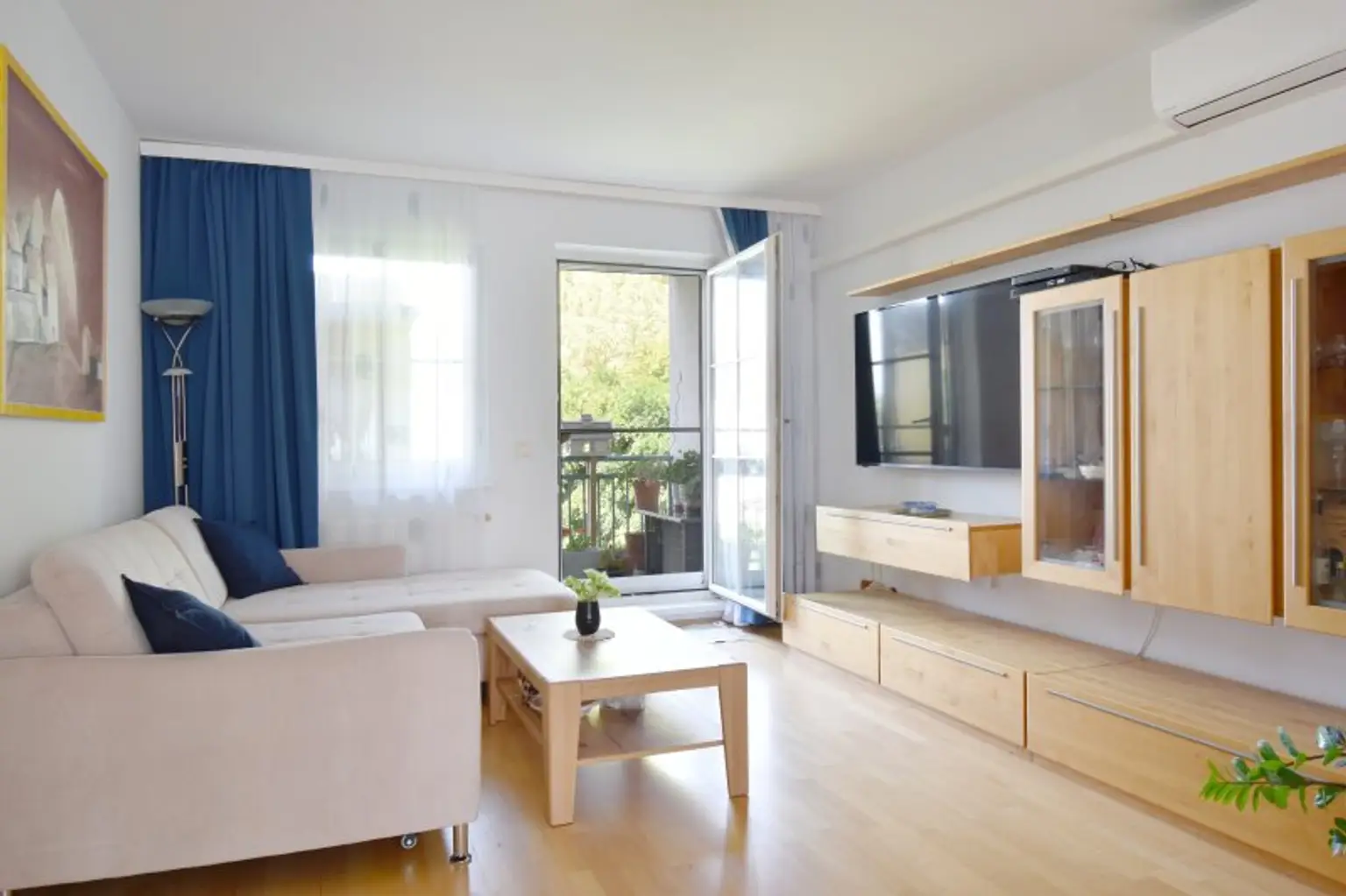 Gelegenheit! Helle 3-Zi-Eigentumswohnung mit Loggia, Klimaanlage, Infrarotsauna und Grünblick vor den Toren Wiens