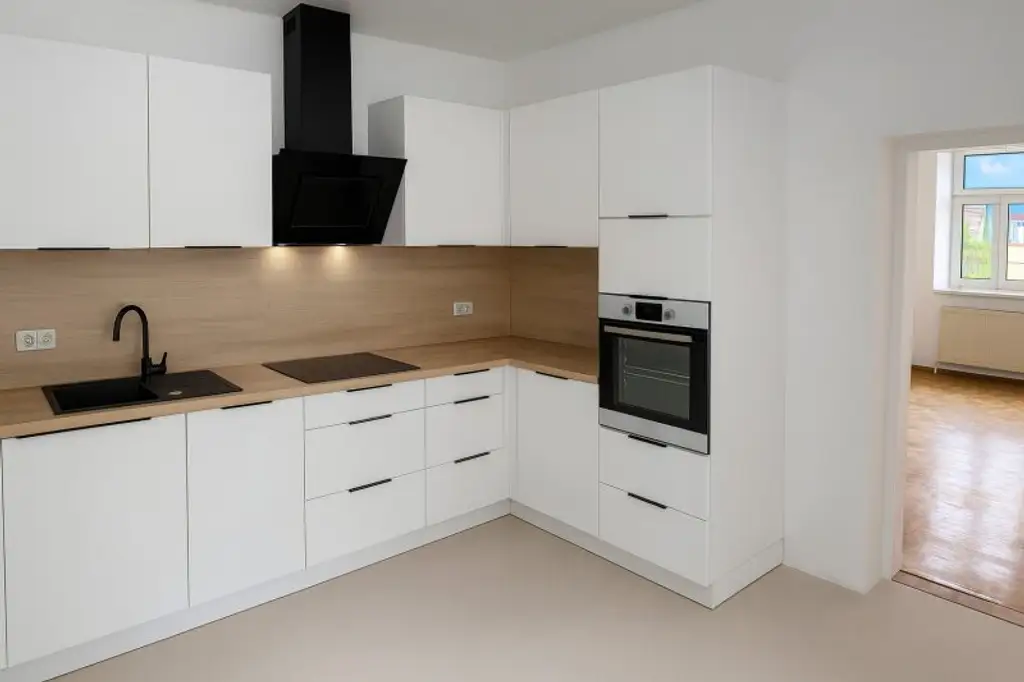 Saniertes Einfamilienhaus mit mediterranem Flair und Innenhof-Privatsphäre