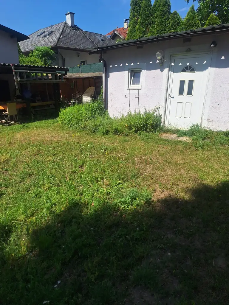 LIEBEVOLL SANIERTER BUNGALOW IN BEGEHRTER WOHNLAGE SAMT HOHER LEBENSQUALITÄT UND GUTER VERKEHRSANBINDUNG