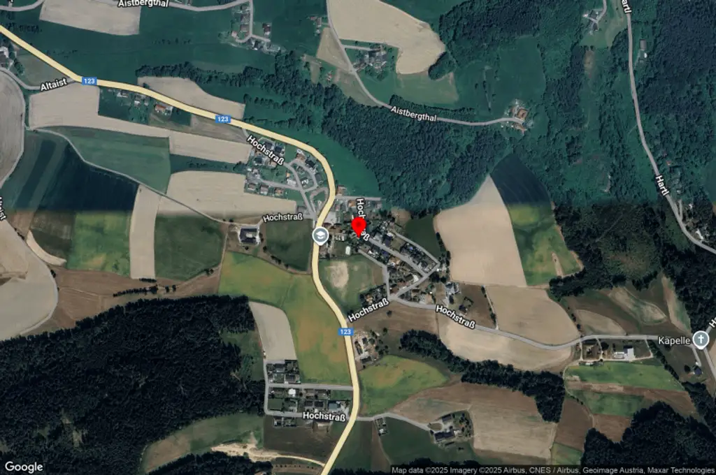 Modernes Einfamilienhaus mit exklusivem Schwimmteich/Naturpool