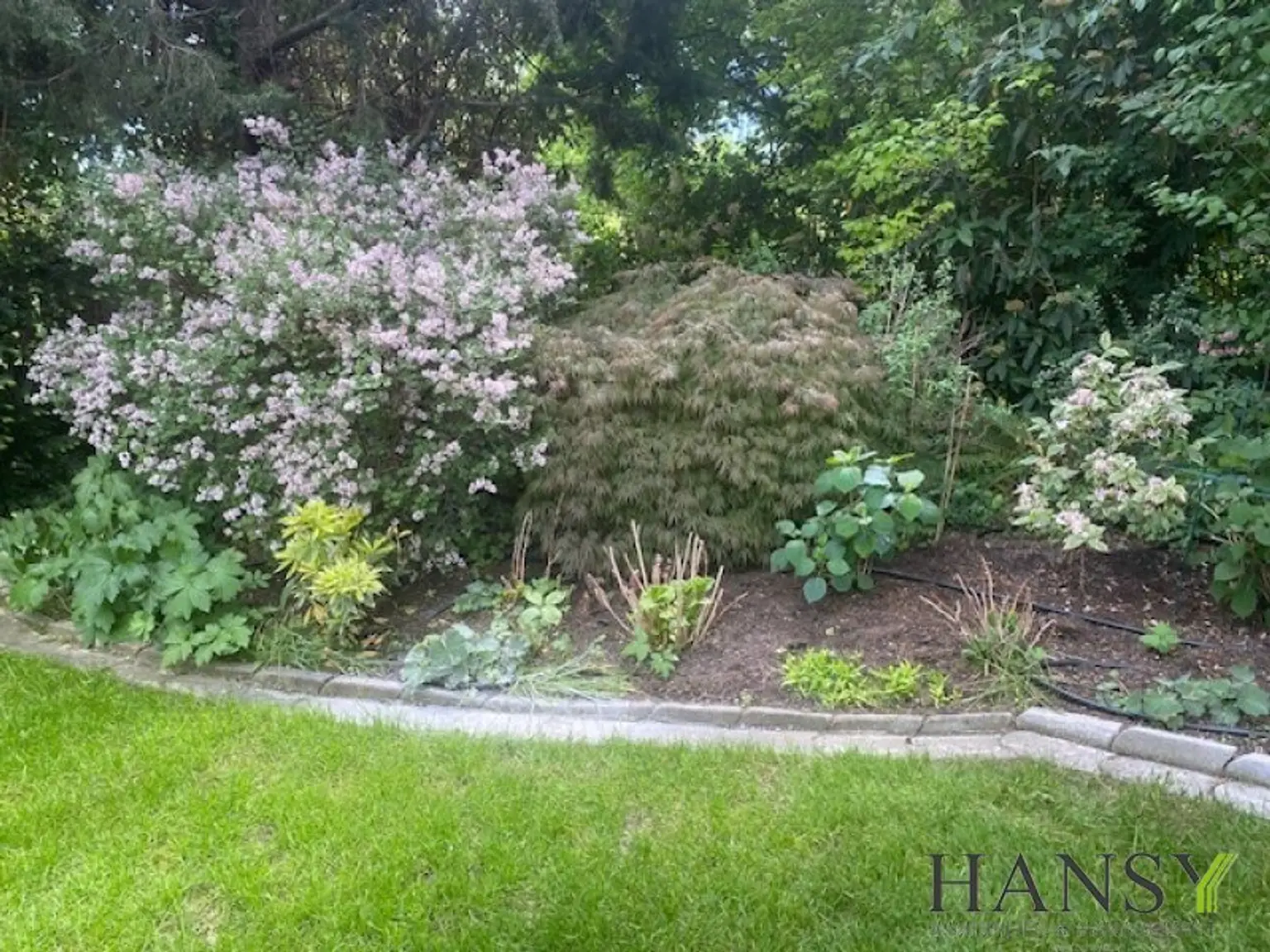 Neuwertiges Traum-Einfamilienhaus in Pfaffstätten: Stil, Pool und Gartenparadies!