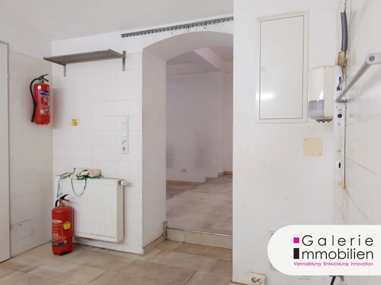 113m² Geschäftslokal/ Atelier mit Galerie an werbewirksamer Lage in Neubau !