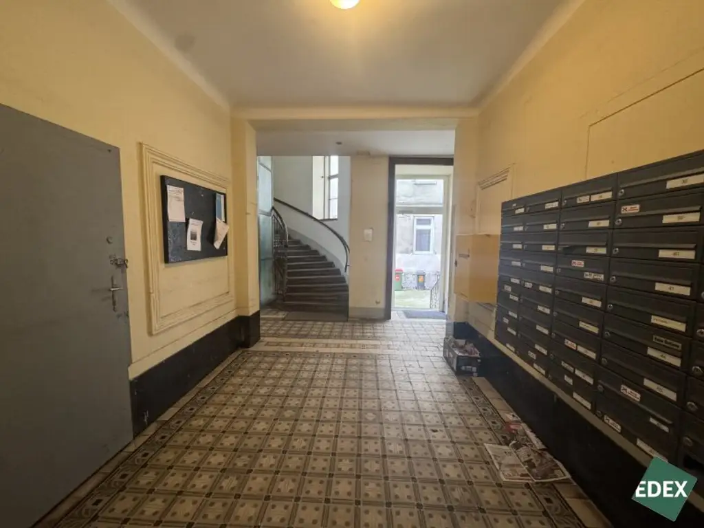 Sanierungsbedürftige 1-Zimmer-Altbauwohnung im EG nahe UKH Lorenz Böhler