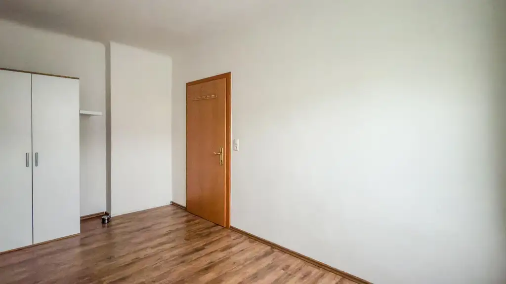 Modernisierte Erdgeschosswohnung mit zwei Balkonen, Gartenmitnutzung & durchdachtem Grundriss