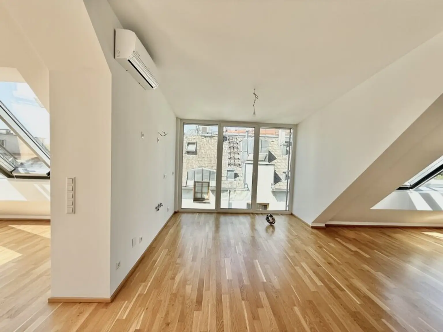 BELGHOFERHAUS 42 - Exklusive 3-Zimmer Penthousewohnung mit direktem Liftzugang und Klimageräten sowie eigener Dachterrasse