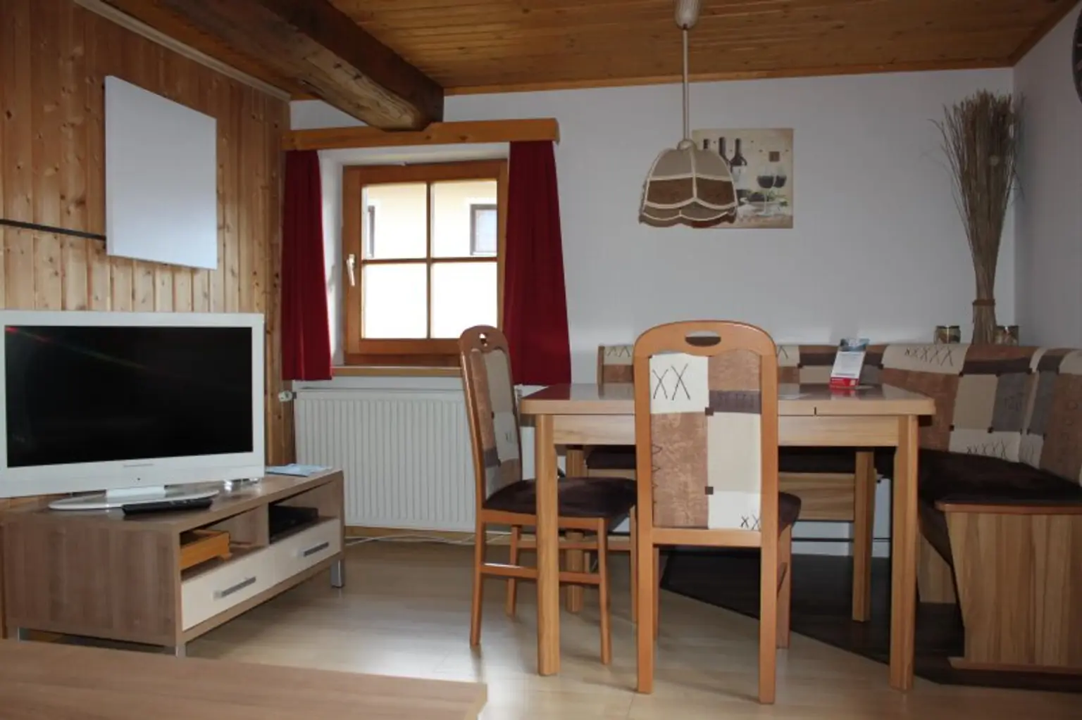 Großzügige Liegenschaft am Afritzer See – mit Apartment, privatem Seezugang und Panoramablick