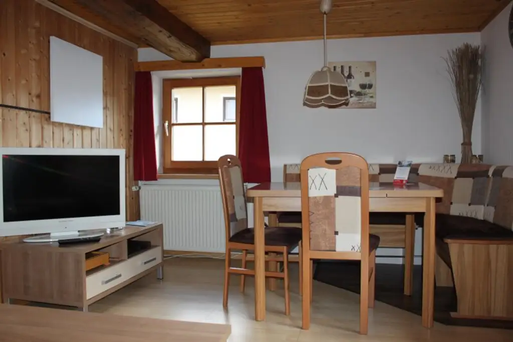 Großzügige Liegenschaft am Afritzer See – mit Apartment, privatem Seezugang und Panoramablick