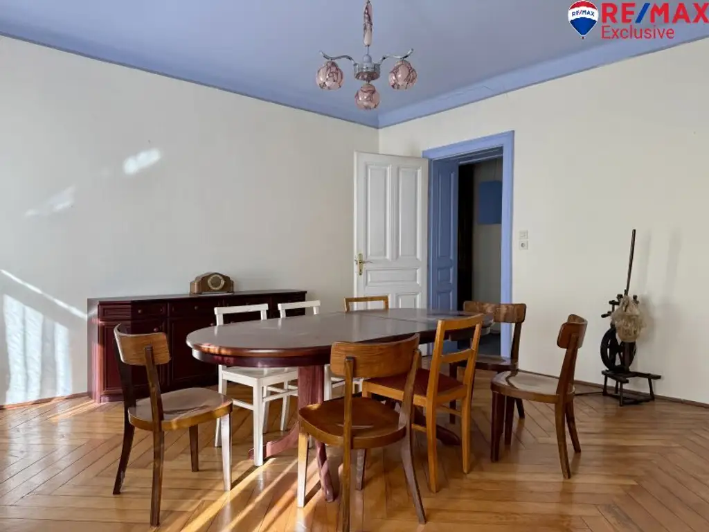 Zeitwandel - Mehrparteienhaus mit Entwicklungspotenzial in Wiener Neustadt!