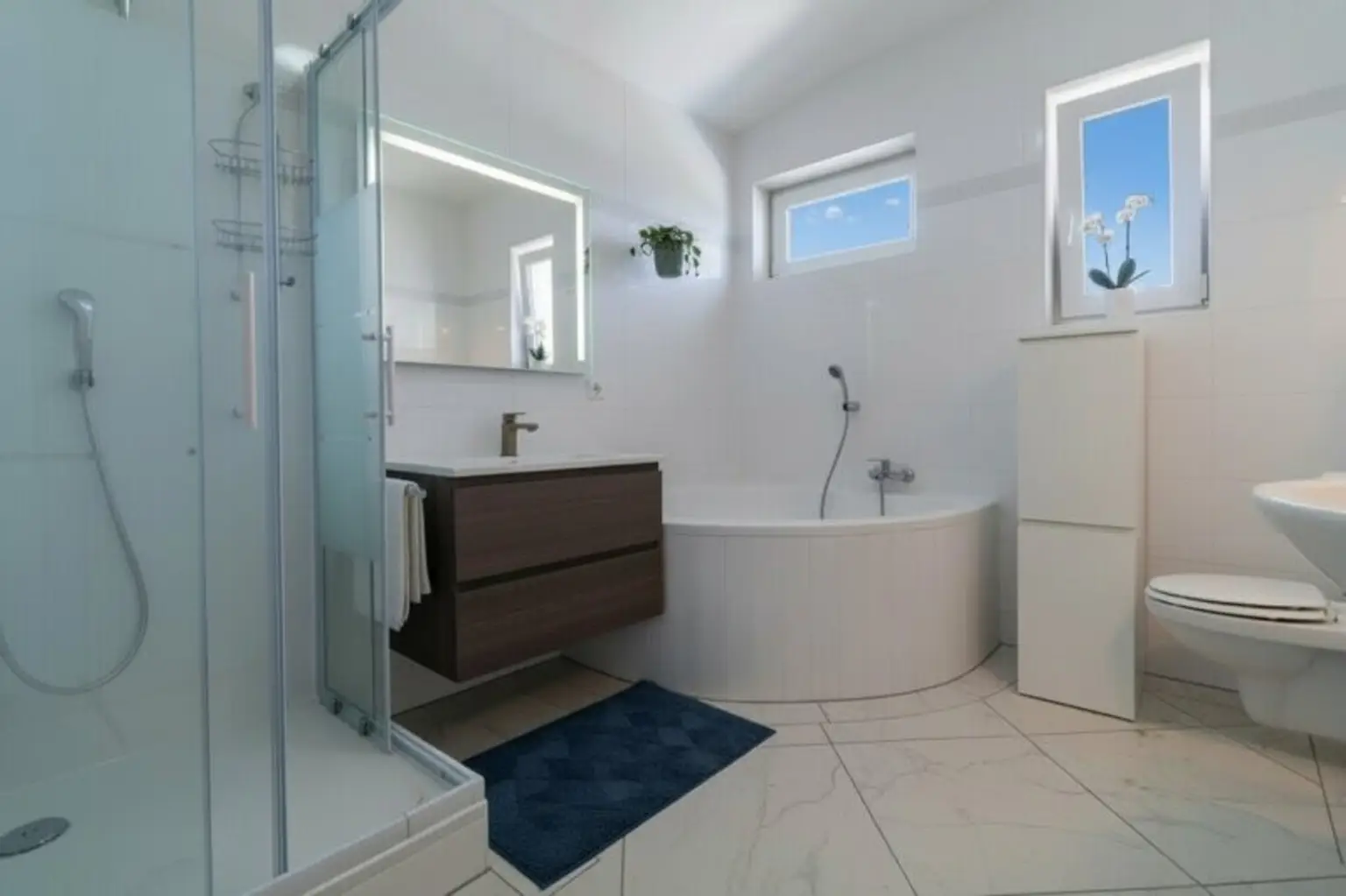 NEU & EXKLUSIV: Ihr Traumhaus in Seyring – Erstbezug mit Gartenparadies & 6 Zimmern! * 👉 Jetzt besichtigen & verlieben