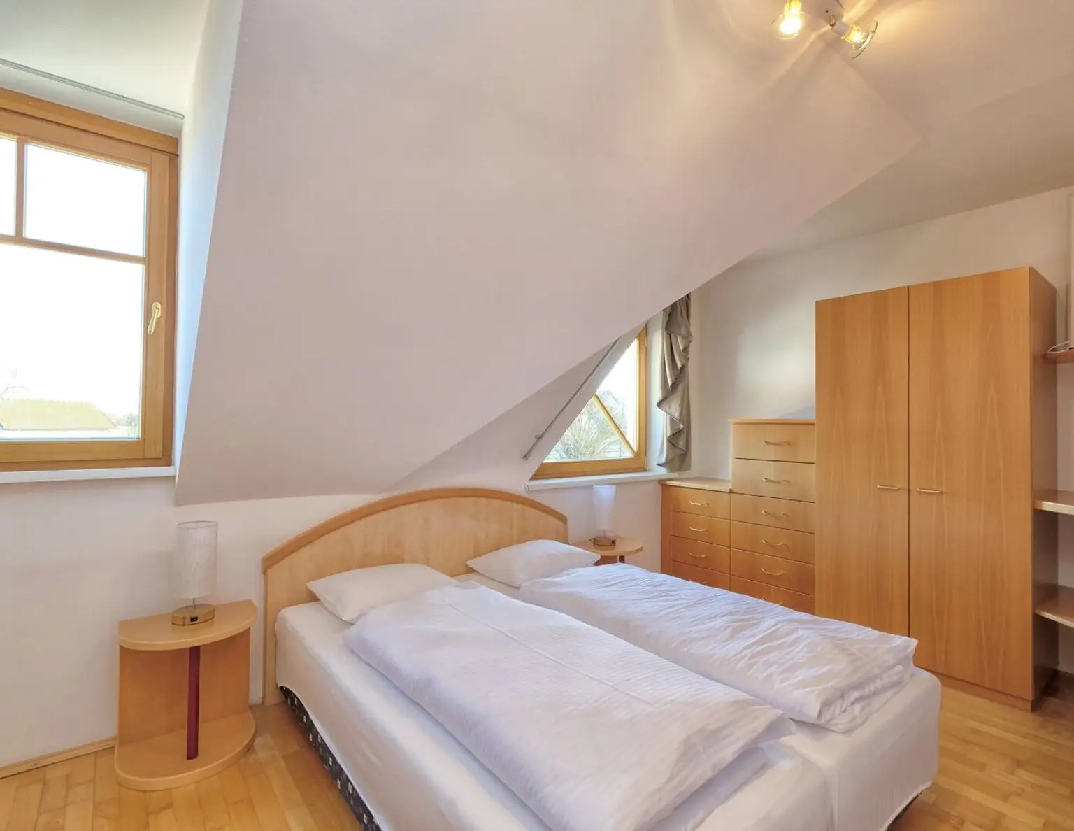 Zweitwohnsitz im Kinderparadies - Doppelhaushälfte in Thermen - und Golfplatz Nähe - Ferienhaus!!