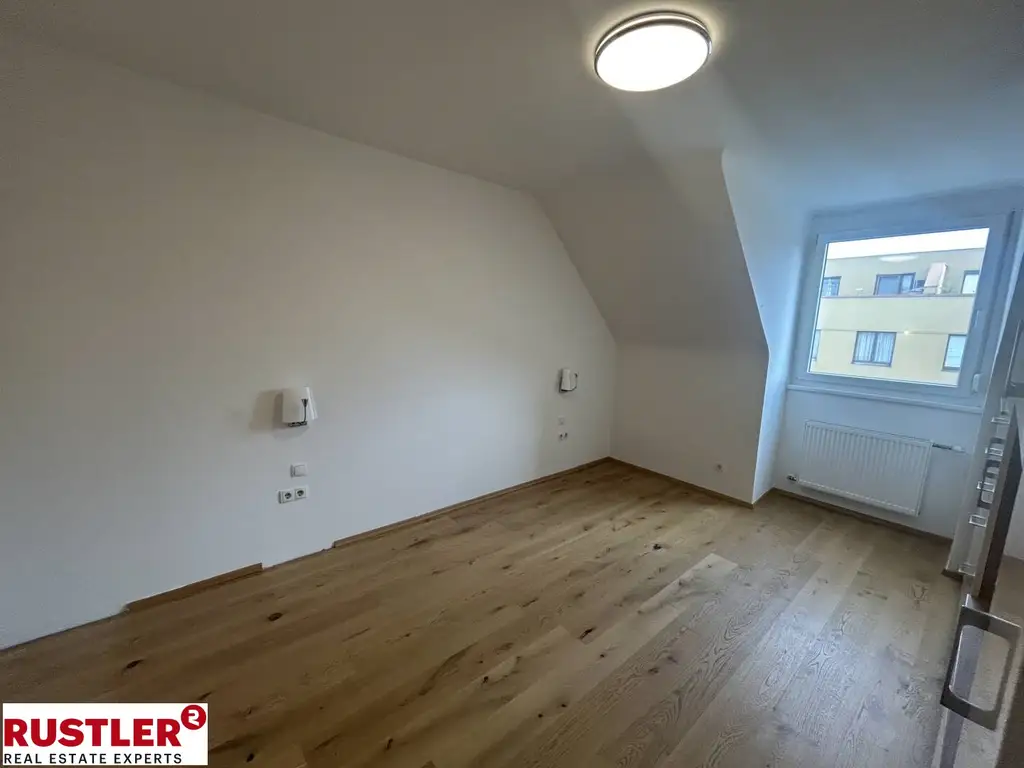 Moderne 2-Zimmer-Dachgeschosswohnung – Erstbezug nach hochwertiger Renovierung