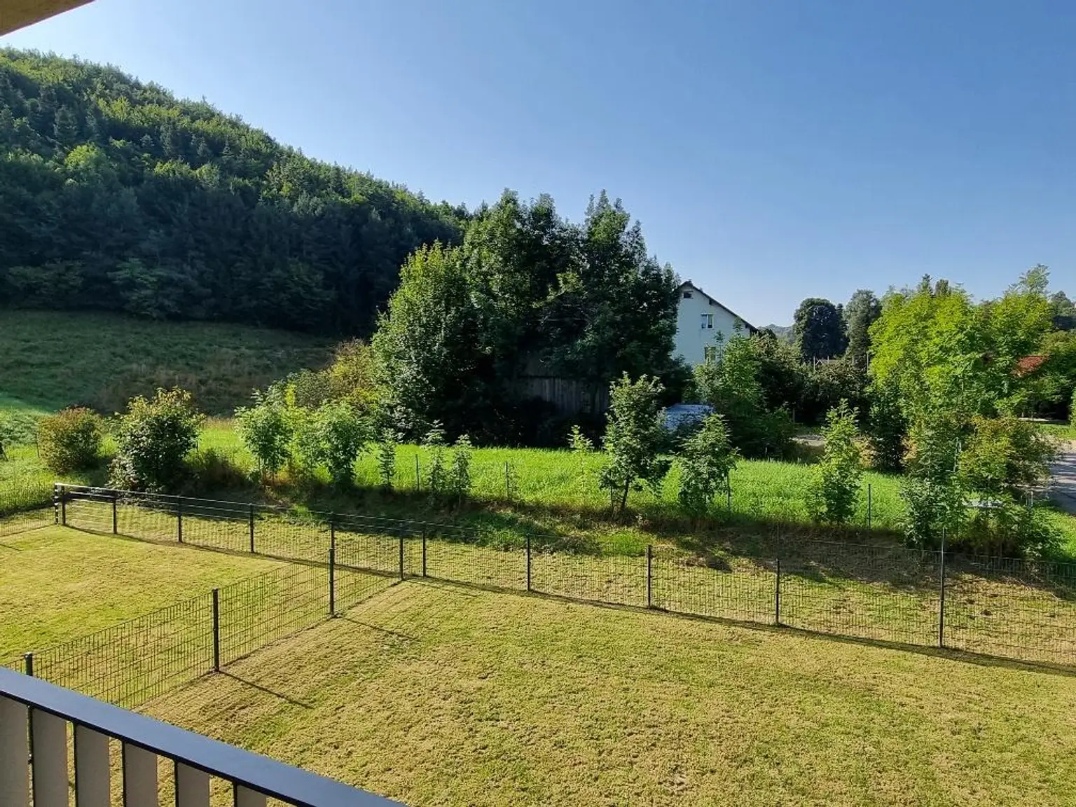 NEUBAU - DOPPELHAUSHÄLFTE IN SONNIGER LAGE