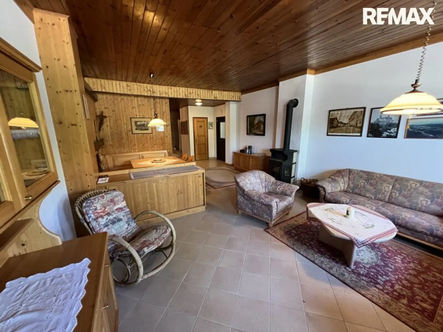 Burgblick! Charmantes Einfamilienhaus mit Garten, Terrasse und Wellnessbereich in Forchtenstein!