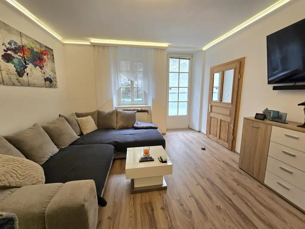 "Wohnen mit Geschichte – Gartenwohnung im Turmhaus Pressbaum"