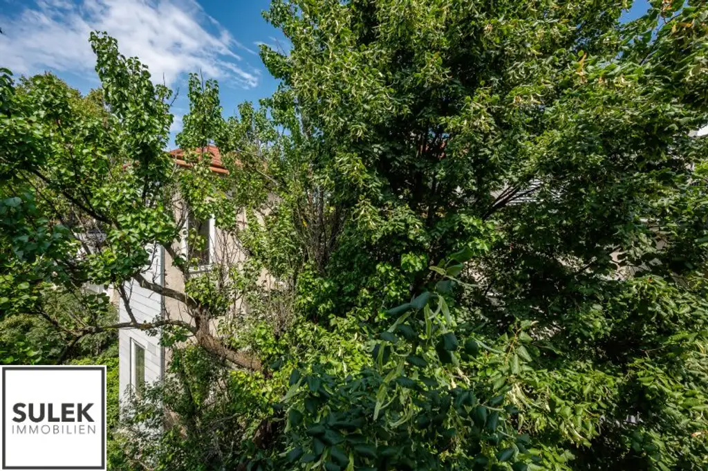 Schönbrunner Allee: 3-Zimmer-Altbauwohnung mit perfekter Aufteilung und Grünblick